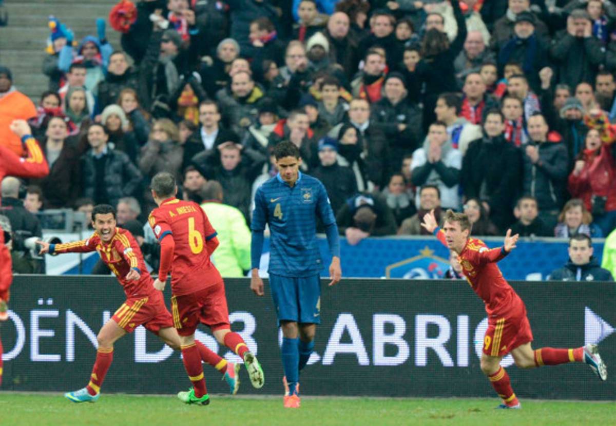 España se baja a Francia y es líder.