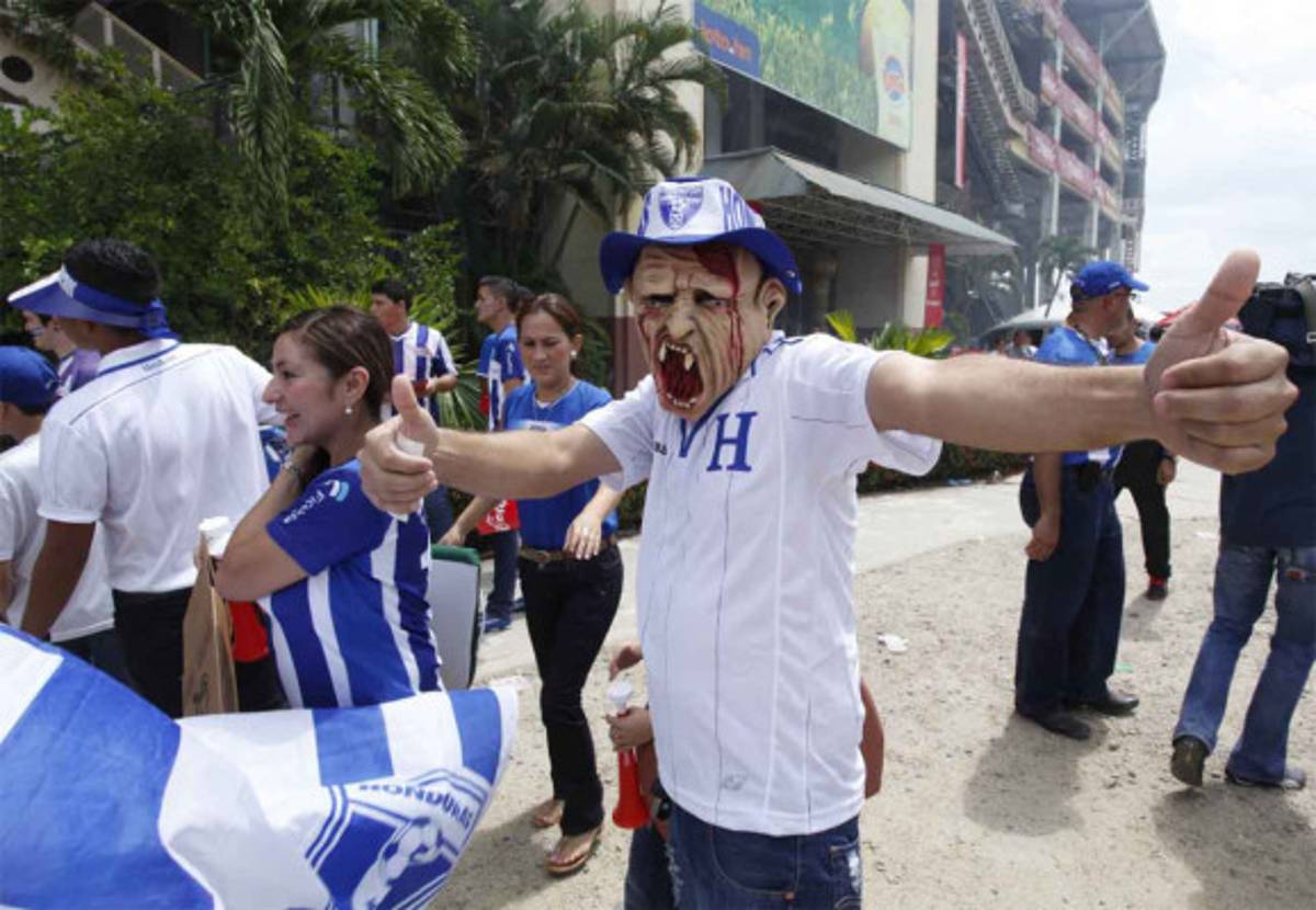 Ambientazo previo al juego entre Honduras vrs Costa Rica