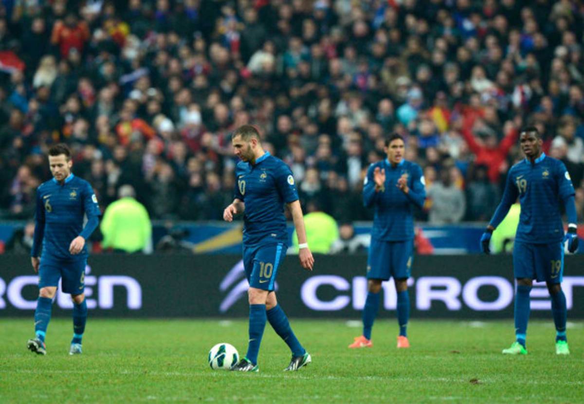 España se baja a Francia y es líder.