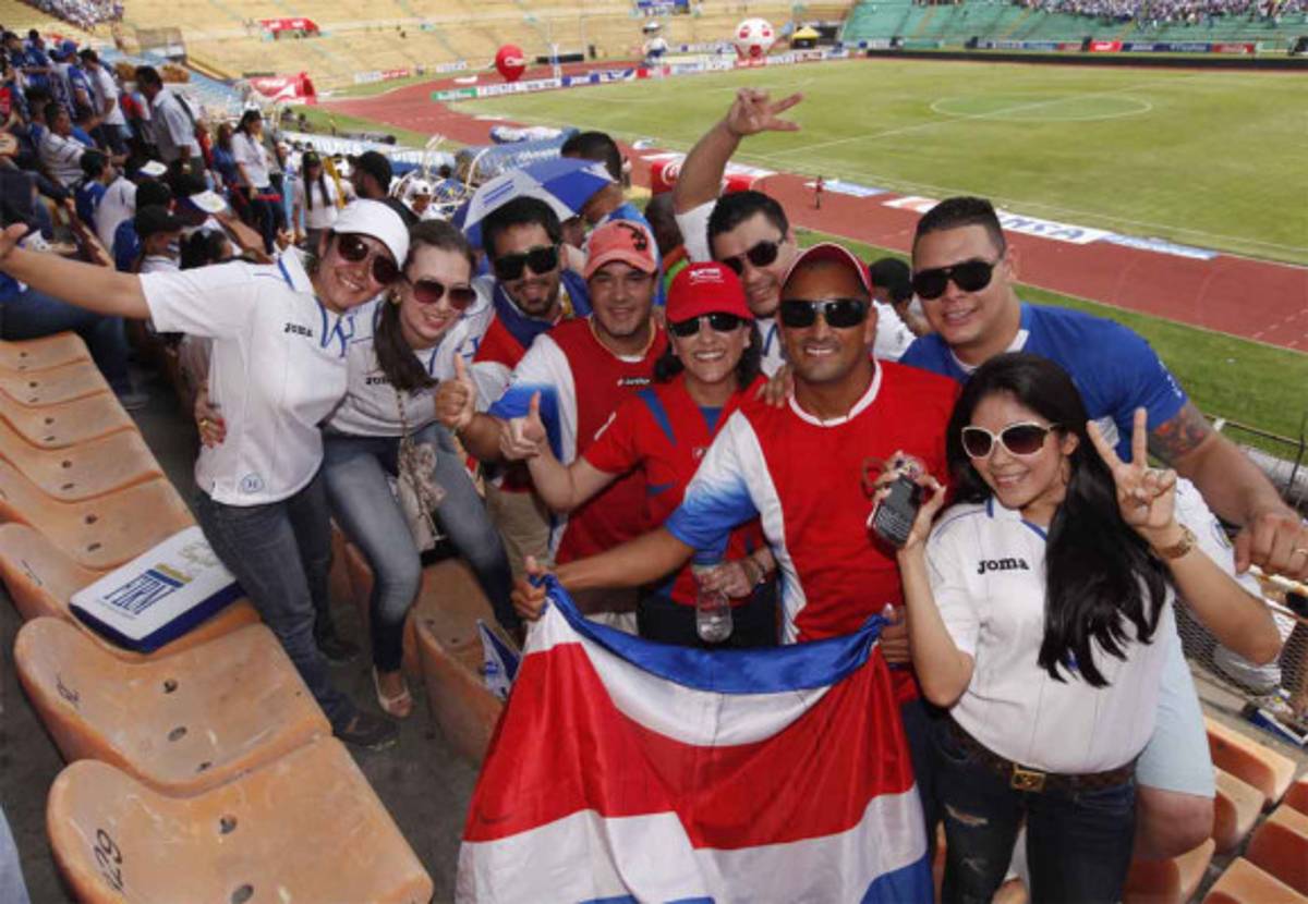 Ambientazo previo al juego entre Honduras vrs Costa Rica