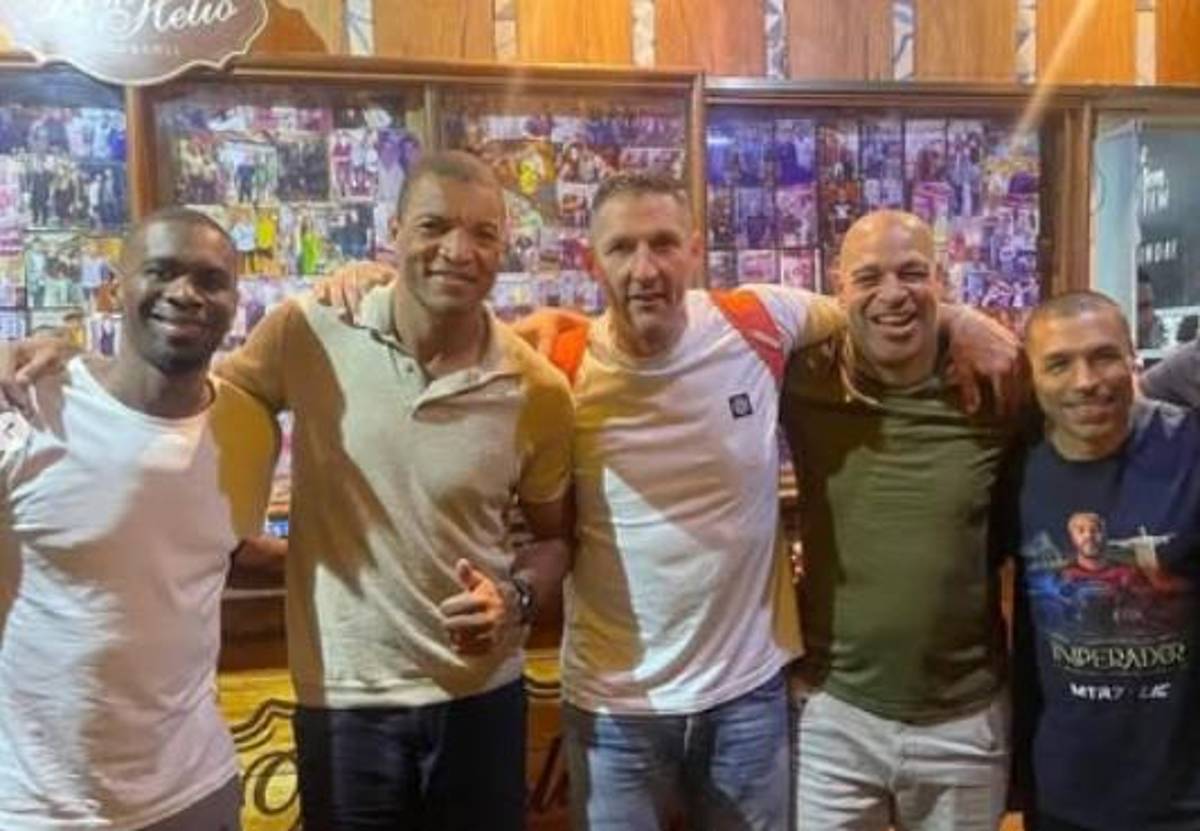 Así fue la despedida de Adriano: se ‘quiebra’ tras escuchar un mensaje de su padre fallecido y el reencuentro con Ronaldo