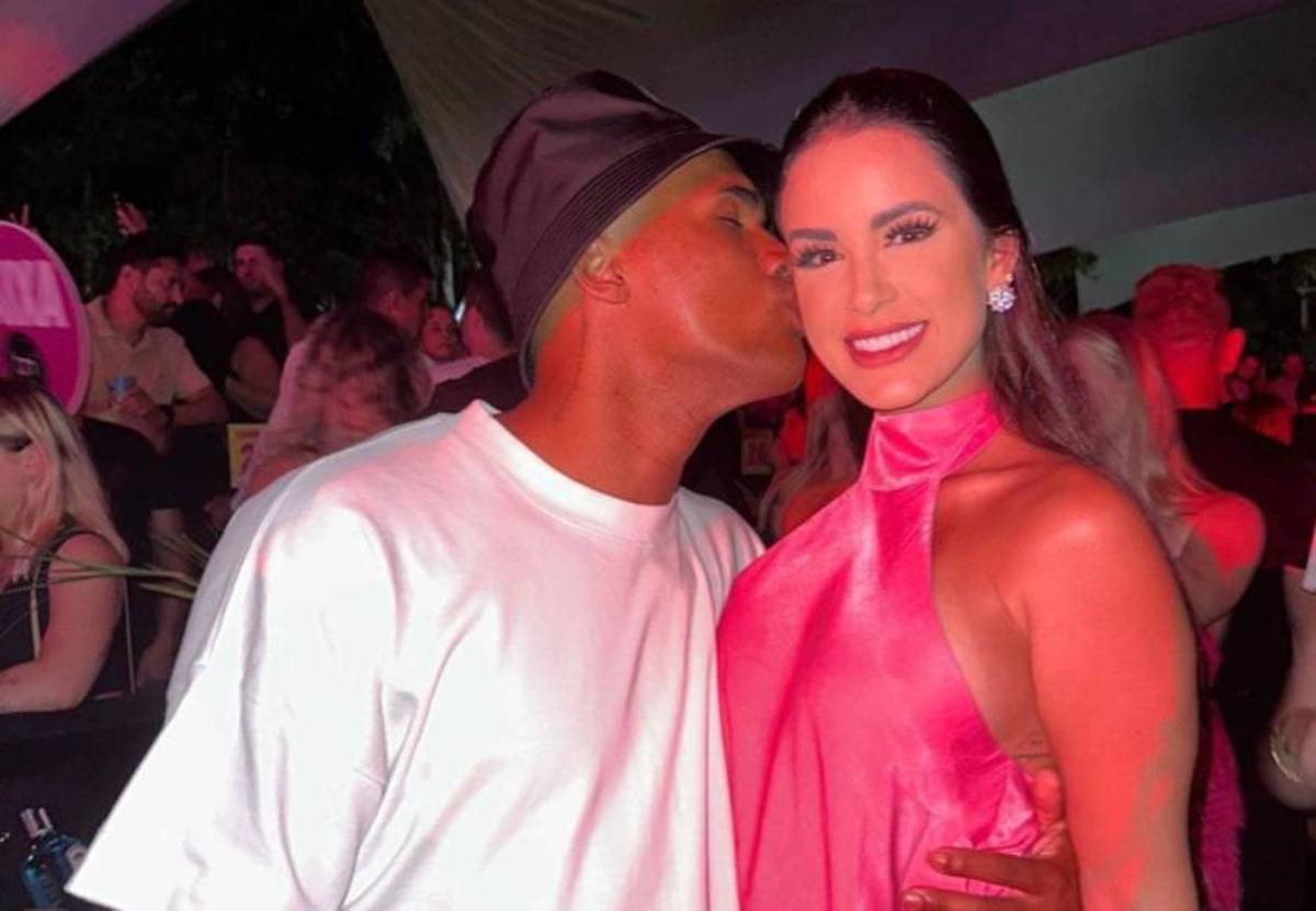 De ser un reconocido futbolista brasileño a vender contenido en OnlyFans y esta fue la reacción de su esposa