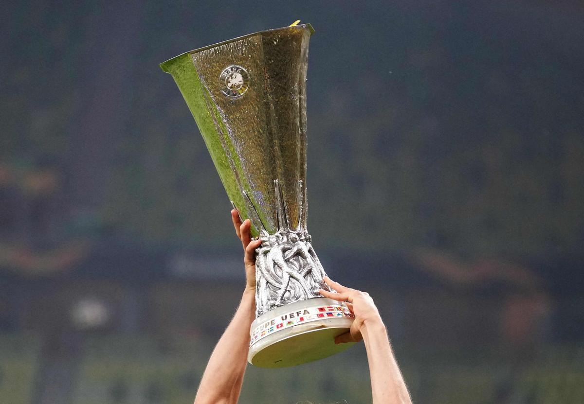 La decisión con Xavi, los grandes señalados y el doloroso gesto de Messi tras la debacle de Barcelona en Champions