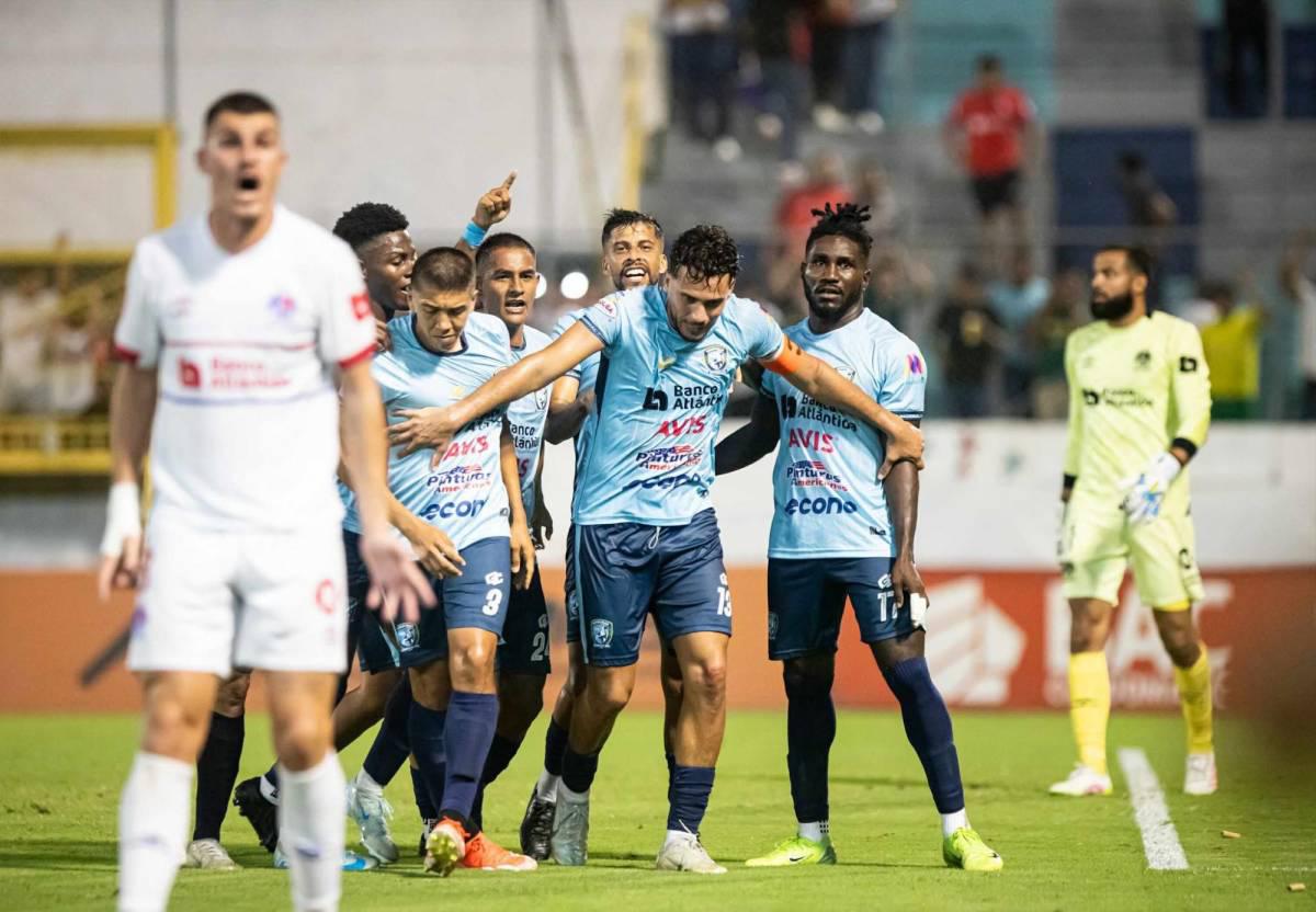 El gesto de Gabriel Araújo que Olimpia aplaude, la bronca que se dio en la remontada y el enfado del Albo con Génesis