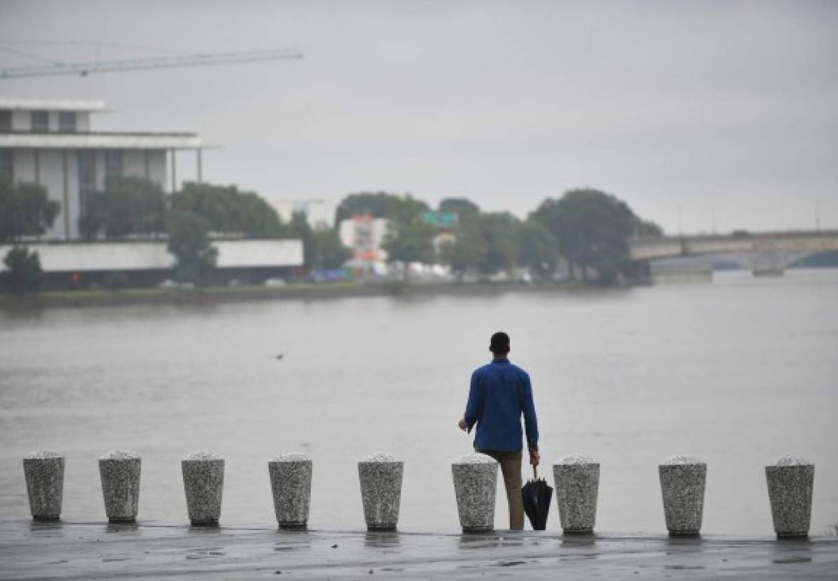 Las costas de las Carolinas quedan vacías por Huracán Florence