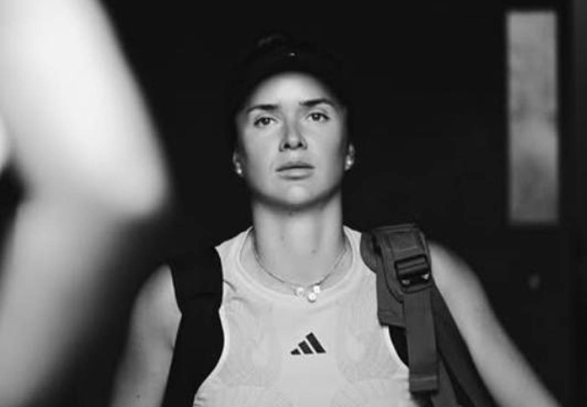 Cambió la raqueta por un lanzamisiles: la estrella que se regresó a Ucrania para combatir contra Rusia