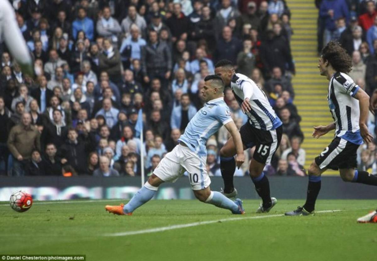 FOTOS: Así fueron los cinco goles del Kun Agüero ante el Newcastle