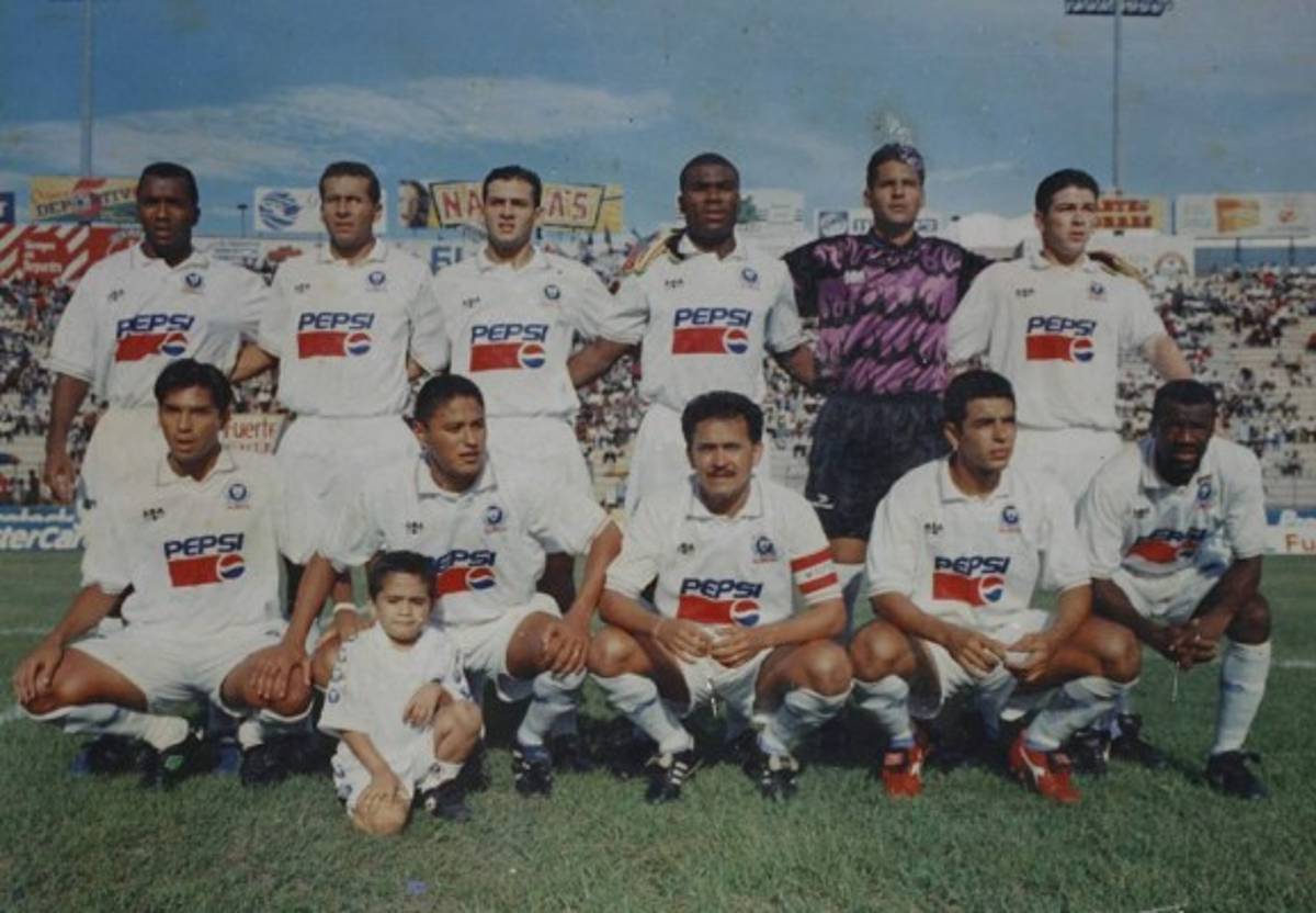 ¡EL REY DE COPAS! Las imágenes históricas del Olimpia, que hoy celebra 105 años