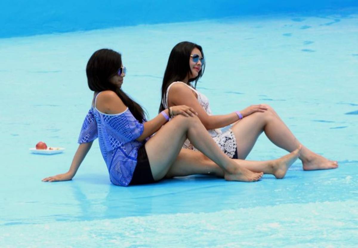 Sol, playa y arena: Comenzó el ambientazo de la Semana Santa en Honduras