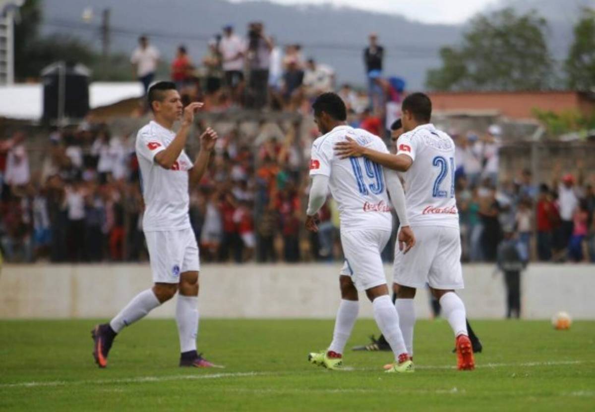 ¡Una locura! Las imágenes que dejó el amistoso de Olimpia en Cantarranas