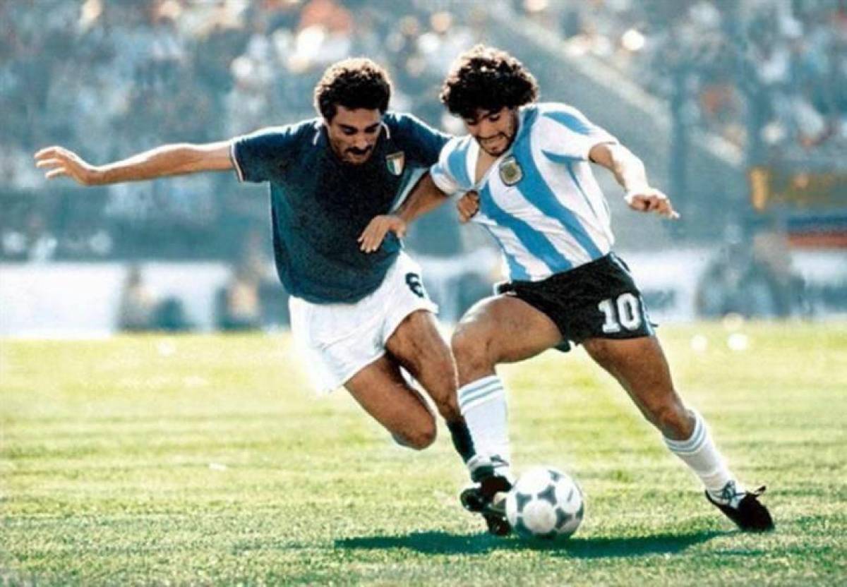 Un joven Diego Armando Maradona sufrió en el Mundial de 1982 la feroz marca del Claudio Gentile. El ‘10’ fue anulado y por ende Argentina fue eliminada ante la próxima campeona.