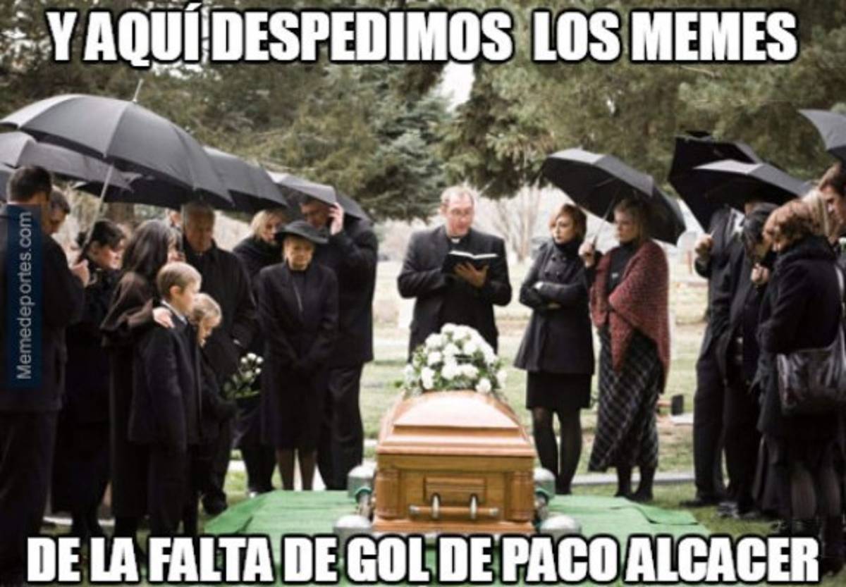 ¡Paco Alcácer, protagonista de crueles memes por su gol!
