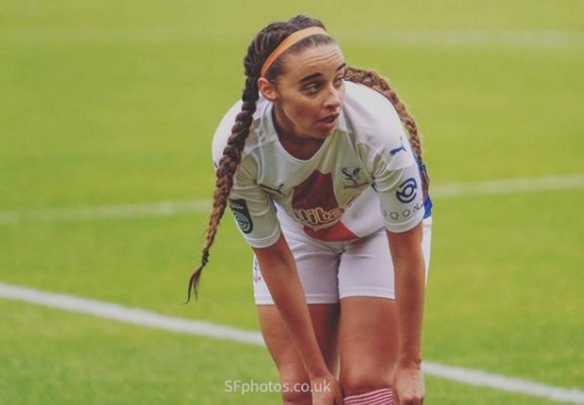 ¡Le filtraron fotos íntimas! La dura pesadilla que vivió Leigh Nicol: 'Ahora entiendo por qué la gente se suicida'