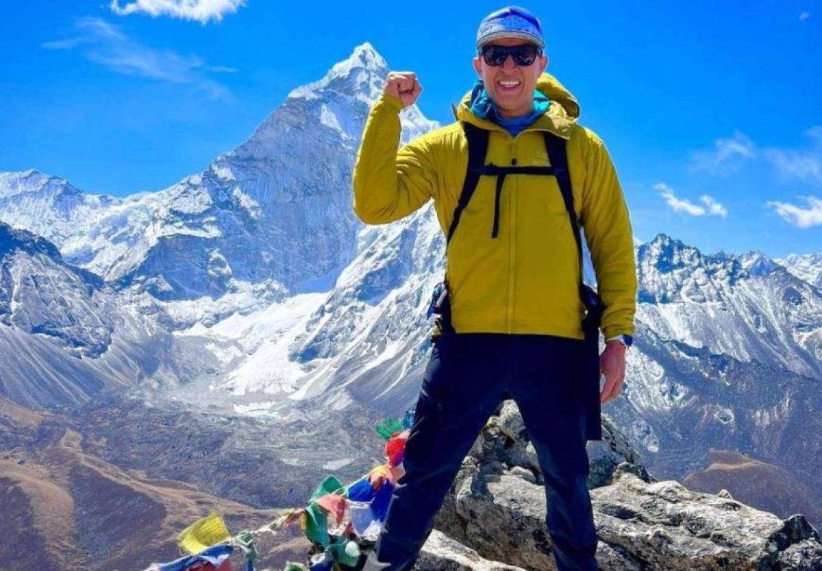 Ronald Quintero a pocos metros de ascender a la cima del Monte Everest en Nepal.