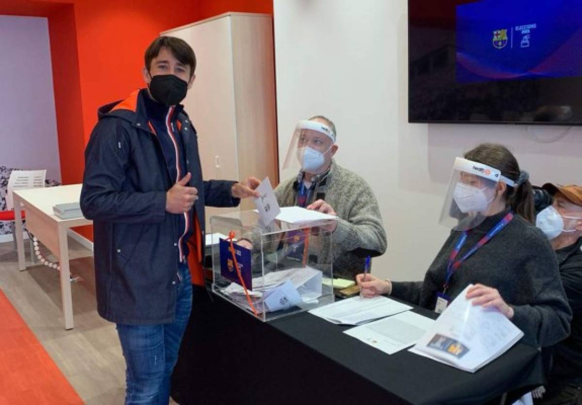 ¿Quién acompañó a Messi? y foto del recuerdo: Así votaron los futbolistas en las elecciones de Barcelona    