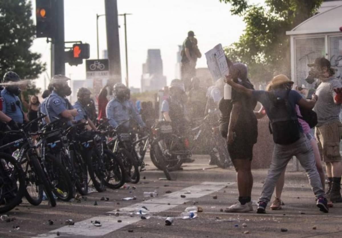 Desolada, destruida y en toque de queda: Minneapolis, una ciudad en 'guerra' en medio del coronavirus