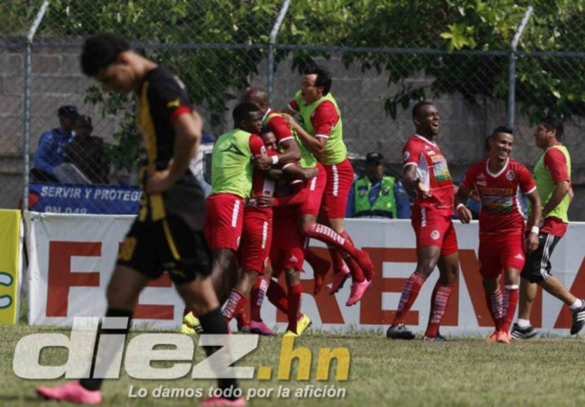 Fiesta en Tocoa: Real Sociedad celebra y va a su cuarta final