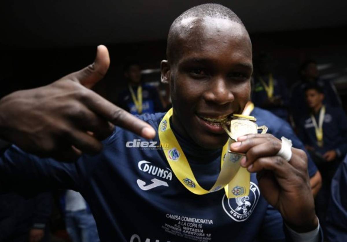 ¡Del llanto de tristeza a la felicidad! Rubilio Castillo cierra un semestre agridulce