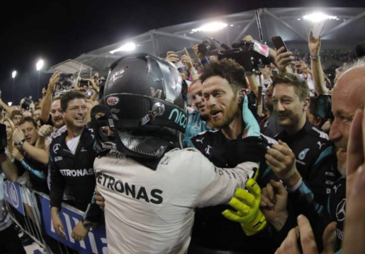Nico Rosberg gana su primer título de Fórmula Uno