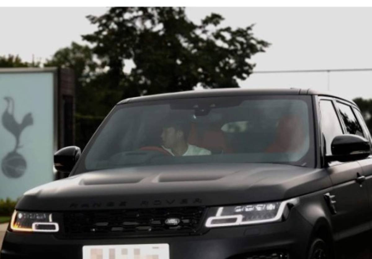 En Inglaterra comparan la millonaria colección de autos que tienen Salah y Son Heung-Min