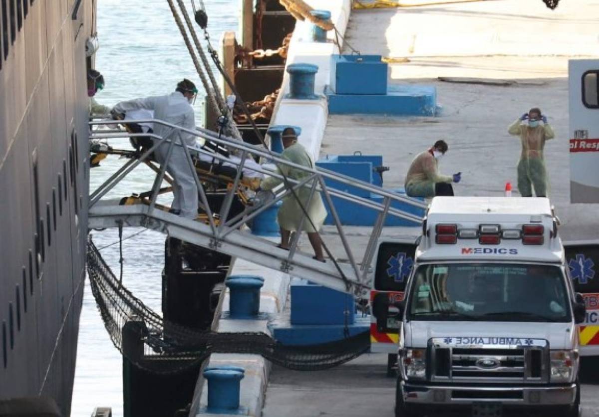 Termina la pesadilla: Pasajeros de cruceros con coronavirus desembarcan en Fort Lauderdale