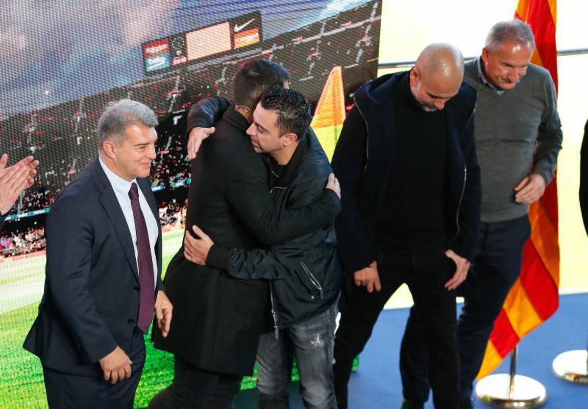 Su enorme recuerdo con Messi y recibió cariño de Pep Guardiola: Así fue el adiós definitivo del “Kun” Agüero al fútbol