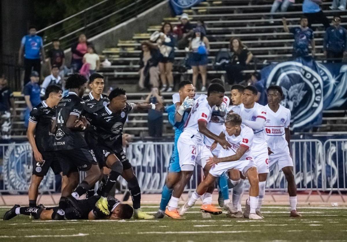 ¡Bochorno en New Orleans! Argentino Agustín Mulet y Riky Zapata se pelean a puño limpio en un amistoso Olimpia-Motagua