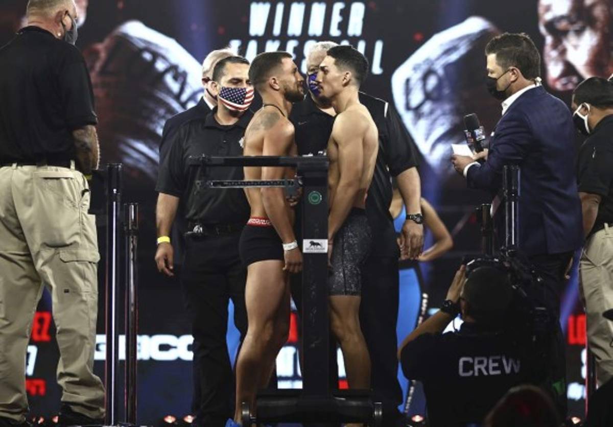 ¡Electrizante! Así fue el intenso careo de Teófimo López y Lomachenko en la ceremonia de pesaje