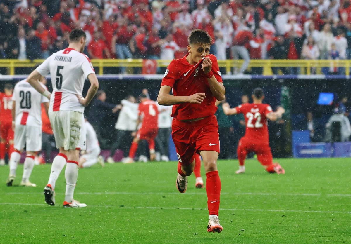 Arda Güler brilló en la Eurocopa y hermosas turcas montan una fiesta luego del triunfo ante Georgia