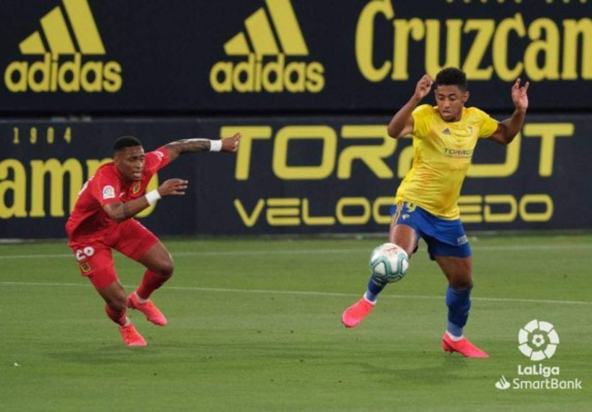 Antony Lozano es resaltado como 'figura' por ESPN Argentina tras ascenso con el Cádiz