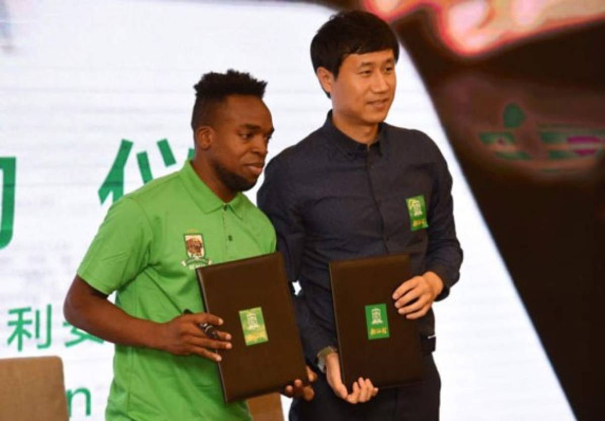 ¡Con homenaje en Beijing! Así recuerdan a Walter 'Pery” Martínez en China