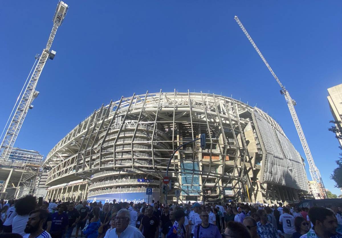 ¿Sin lujos? Así es el nuevo vestuario del Real Madrid en el Bernabéu y el gran invernadero bajo tierra para guardar el césped