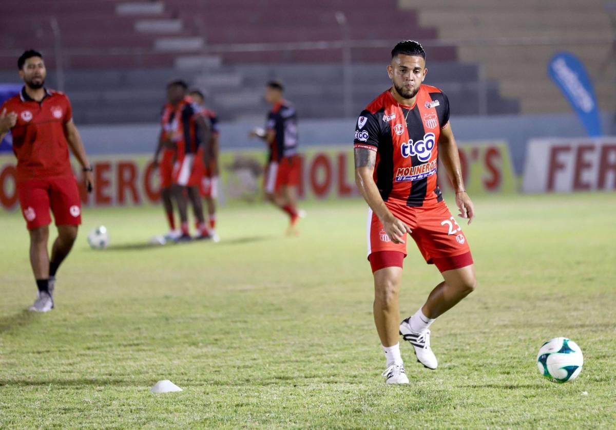 Con la pólvora mojada: ¡Óscar Raí Villa y 14 delanteros más han quedado a deber en la Liga Nacional de Honduras!