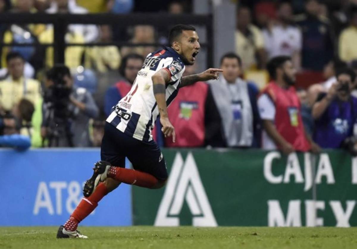 Antonio Mohamed rompe en llanto tras cumplir su promesa en la final de la Liga MX