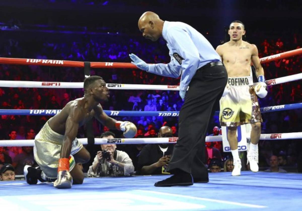 Las mejores fotos que dejó nocaut de Teófimo López a Richard Commey por el título mundial