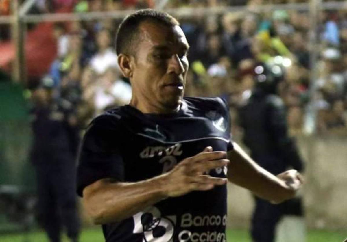‘Chelito’ Martínez y otros futbolistas que destacaron en Liga Nacional pero antes hicieron carrera en segunda y hasta tercera división