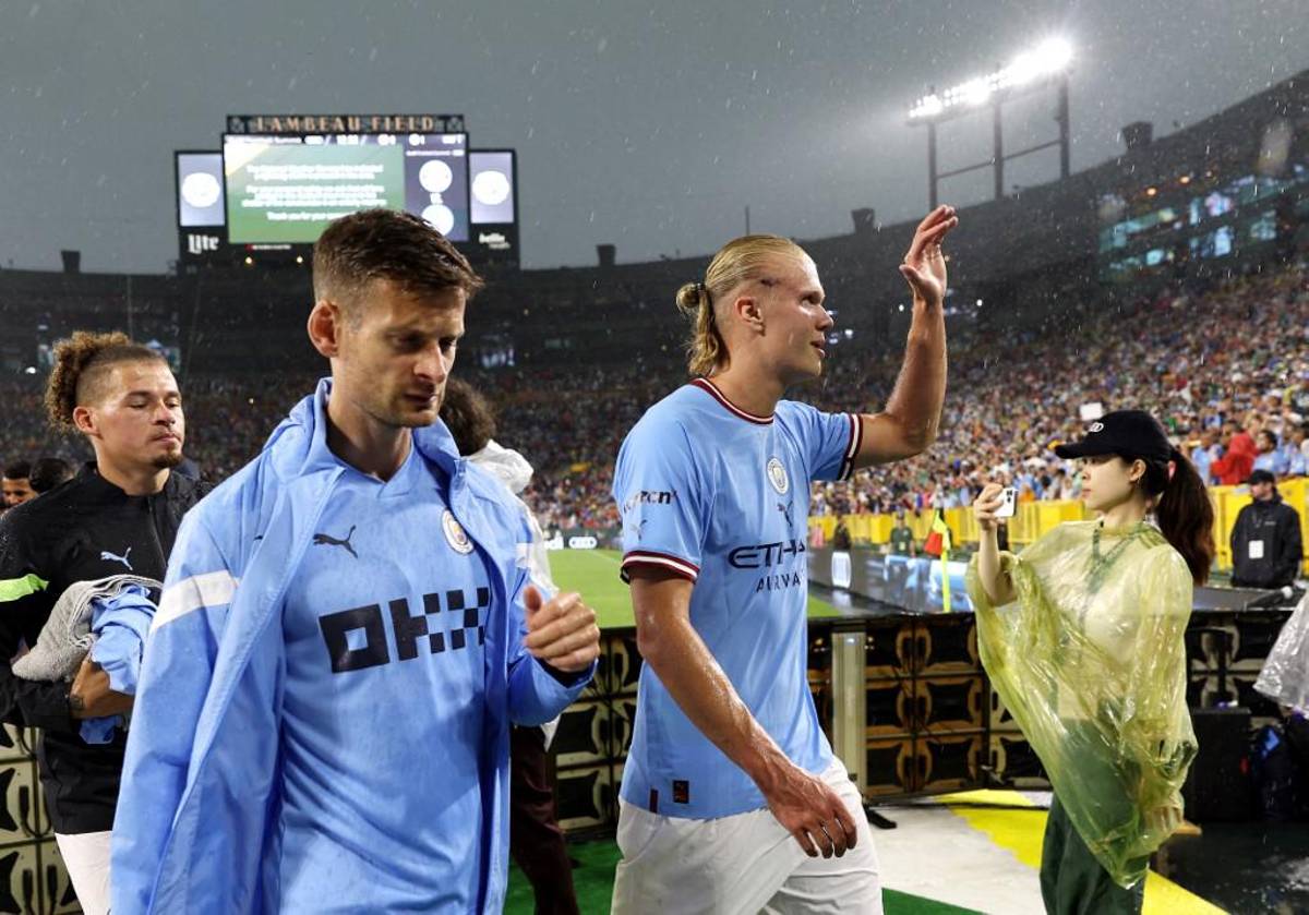 NO SE VIO EN TV: La verdadera melena de Haaland, el consejero y el intruso que entró sin ropa en el Manchester City-Bayern Múnich