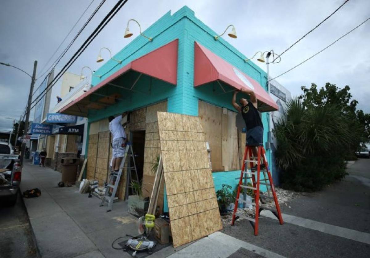 Así esperan en las costas de las Carolinas al poderoso huracán Florence