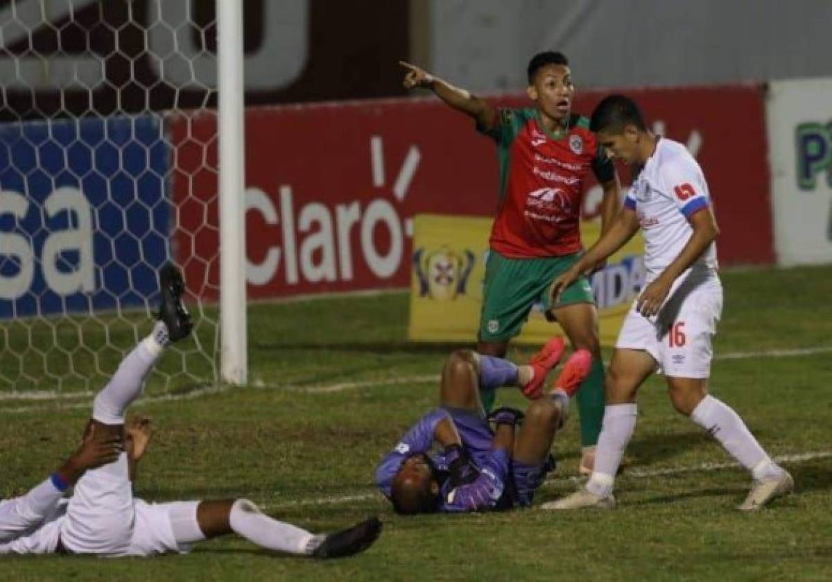 La bronca de Troglio y zafarrancho de Olimpia ante Marathón en el Nacional: ¡botellazo a Techera!