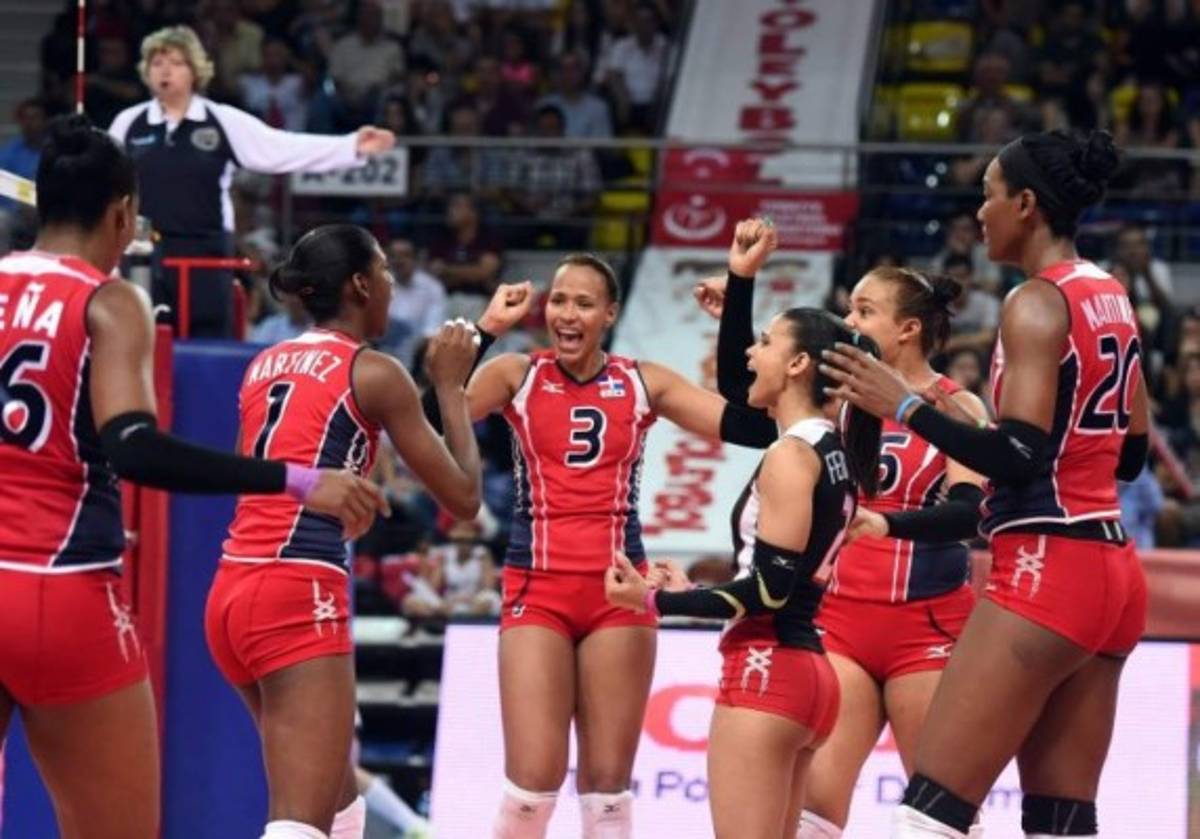 Las distracciones más candentes de la voleibolista dominicana Winifer Fernández en pleno partido