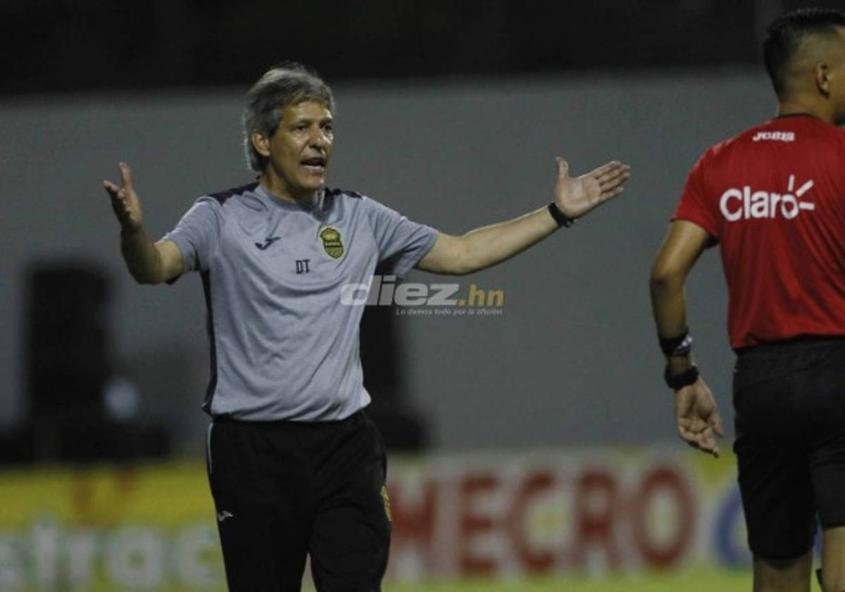 En fotos: La euforia de Wilmer Cruz y la barra del Real España estalla de furia