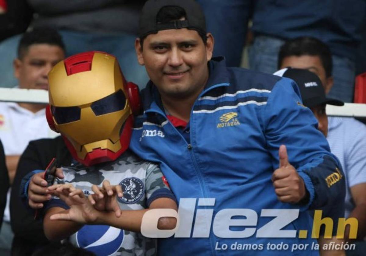 Ambientazo: Largas filas y hasta hinchas tatuados en la final entre Motagua y Olimpia