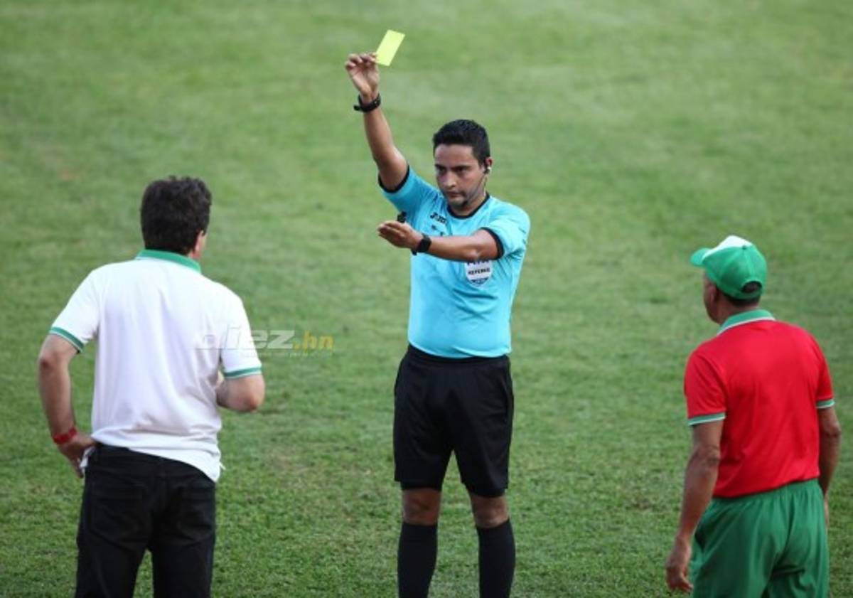 Héctor Vargas pierde la cabeza y es expulsado; la tristeza de Maldonado y los contratistas en el Olímpico