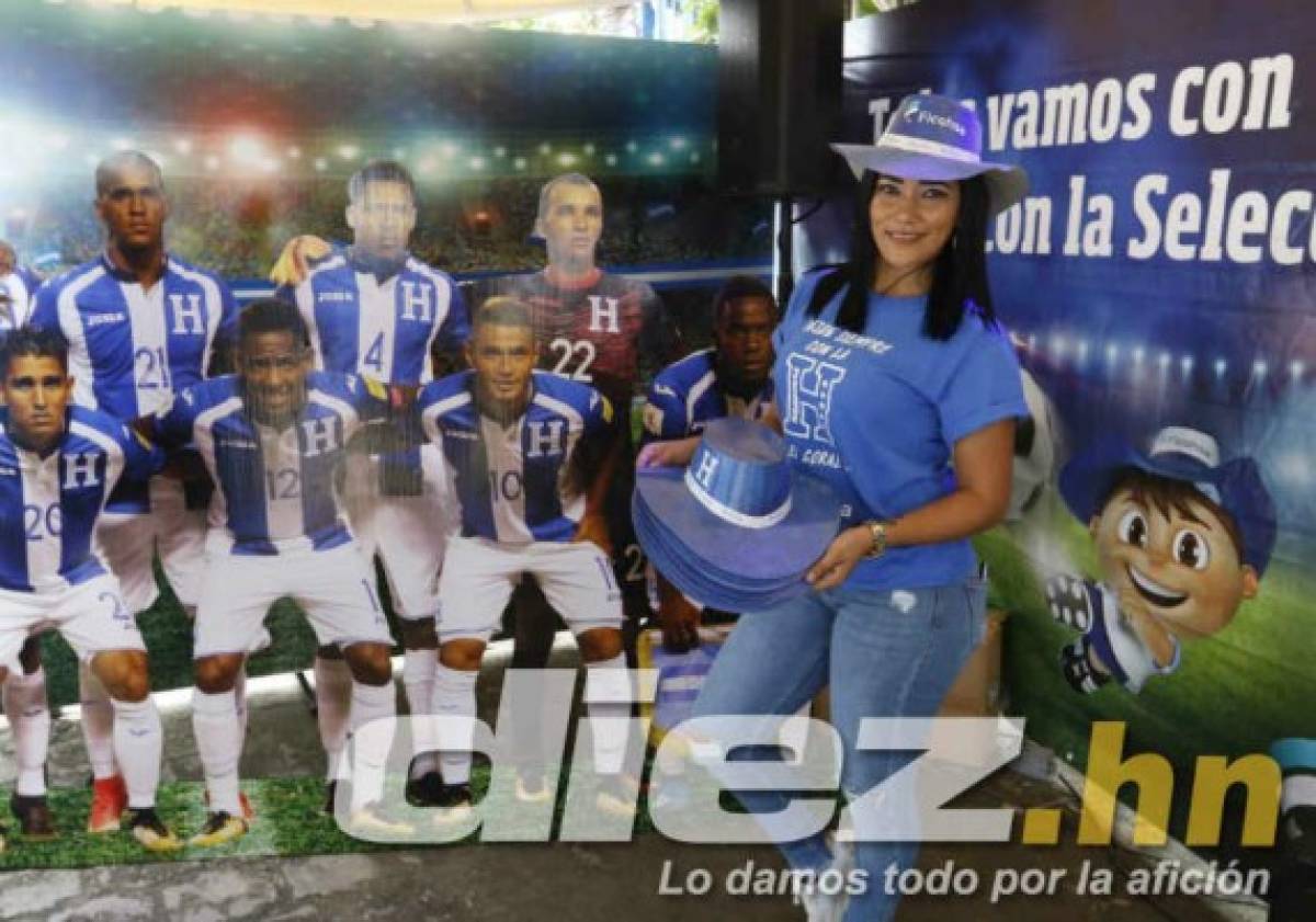 ¡PRECIOSURAS! Las encantadoras damas en el juego de Honduras-Australia