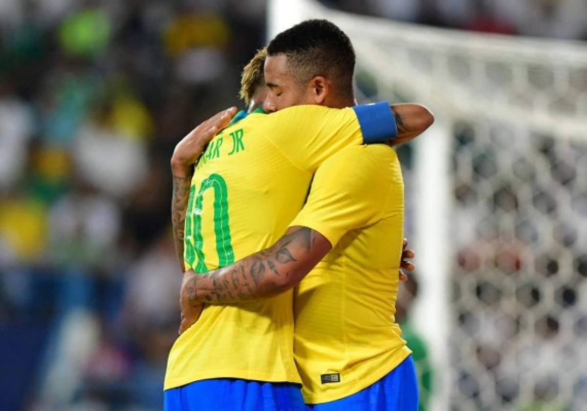 NO VISTE EN TV: La copa, encapuchados y el gesto de Neymar tras vencer a Argentina