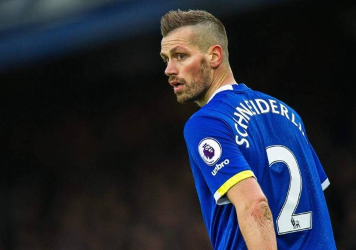 RUMORES/FICHAJES: Exjugador del Madrid coquetea con volver; Barcelona se despide de un crack