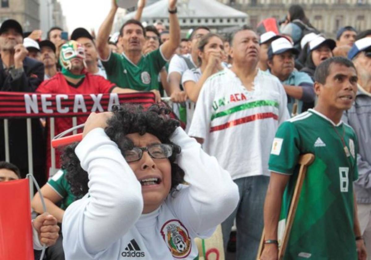 Dolorosas imágenes: Aficionados de México rompen en llanto por eliminación en Rusia