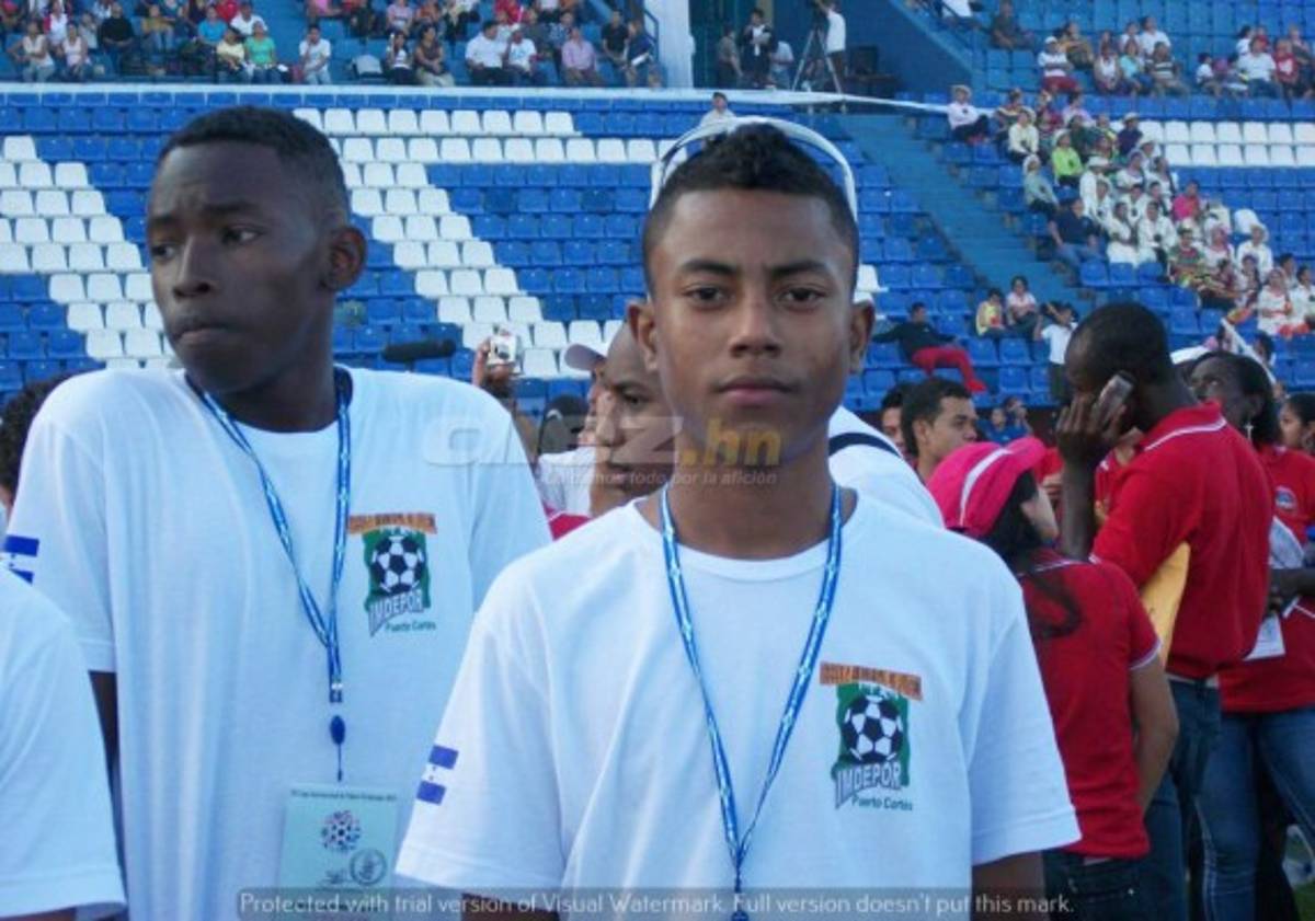 ¡Inéditas! Así fue el inicio de Alberth Elis en el fútbol en Puerto Cortés cerca del Platense