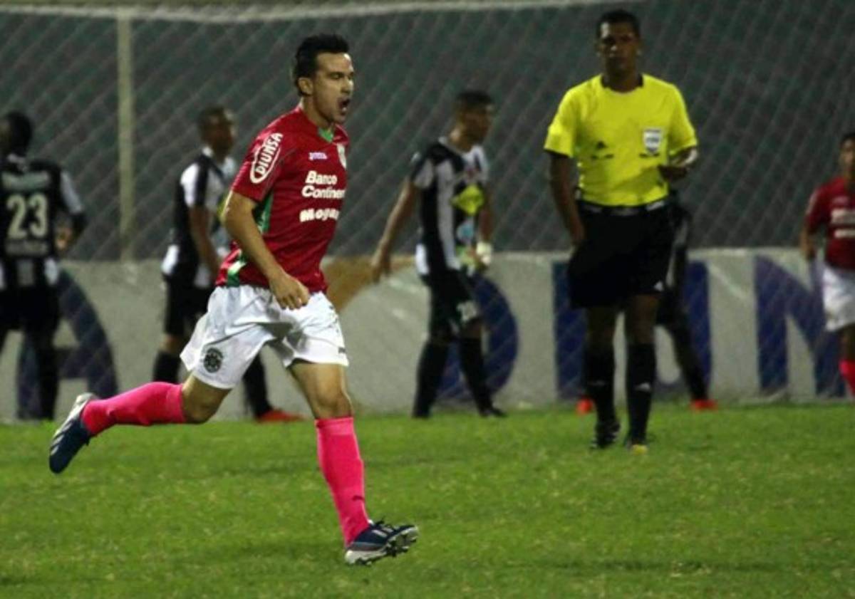 Argentino Juan Pablo Rial salva a Marathón y logra empatar ante Vida