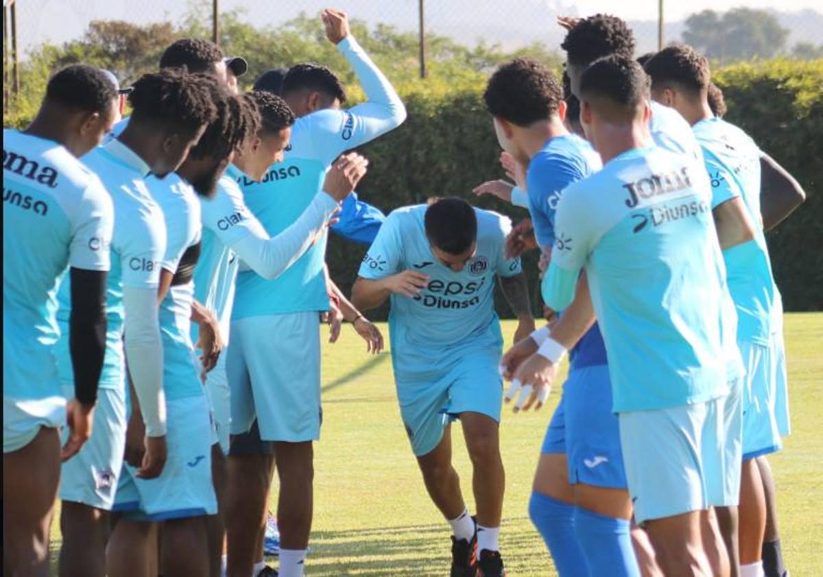 Así fue el primer entrenamiento de Rodrigo “Droopy” Gómez con Motagua: Charla con Diego Vázquez y pasillo al argentino